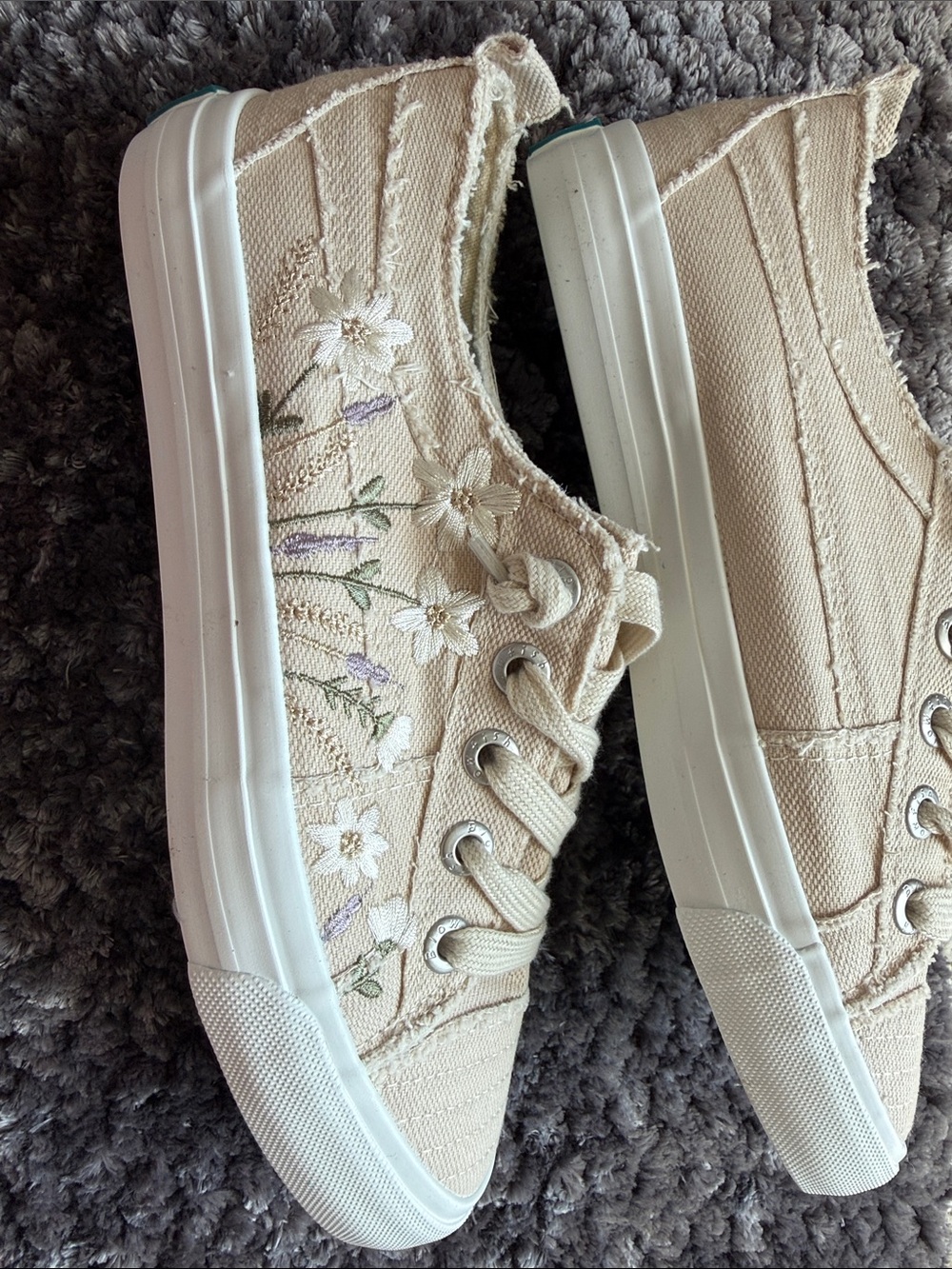 Blowfish Malibu Madie Women's Canvas Slip-on Floral Sneakers in Cream, NWOT